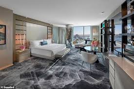 Reddit gives you the best of the internet in one place. Matt Damon Settles Into A Suite At Sydney S Six Star Crown Tower Duk News