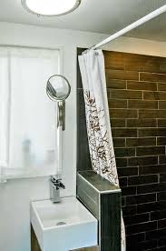 She Was Determined To Make Tiny House A Reality And Avoid Mortgages Forever Construire Une Petite Maison Micro Maison Salle De Bains Maison Minuscule