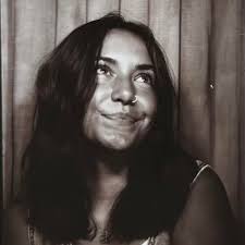 Does anyone know anyone doing photography mini sessions for late fall or  winter in Grove City?