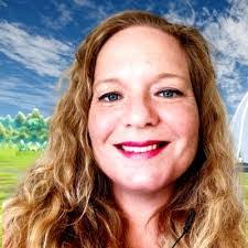 Heather Poulos's Instagram, Twitter & Facebook