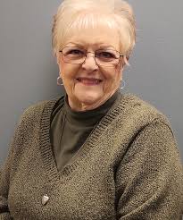 Karen Corum's Instagram, Twitter & Facebook