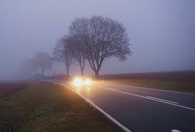 Einschalten sollten autofahrer die nebelschlussleuchte erst, wenn die sicht durch nebel weniger als 50 meter beträgt. Autofahren Bei Nebel Alles Uber Nebelschlussleuchte Fernlicht Co Acv