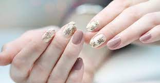 Envie de manucure d'été à jolis motifs thématiques haut en couleurs? 5 Choses A Savoir Sur Les Ongles En Gel Fourchette Bikini