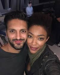 What is the name of the home planet and species of the dignitaries?