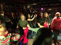 Ballo travolgente, ancestrale, viscerale, la pizzica è ormai conosciuta ben oltre i confini del salento. Pizzica Salentina Picture Of Crossroads Live Club Osteria Nuova Tripadvisor