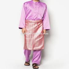 Jika umumnya model baju gamis di pasaran terbuat dari bahan kain atau bahan yang tampaknya ringan seperti model kain satin, sifon dan juga kain katun. Baju Melayu Lelaki Online Gambar Malaysia Dan Muslim Baju Tradisional Malaysia Dengan Kain Satin 100 Buy Baju Melayu Askar 100 Kain Satin Baju Melayu Desain Baju Melayu Product On Alibaba Com