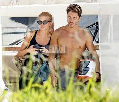 Α π ο φ α σ η. Arabanh Oikonomopoylos Oi Romantikes Apodraseis Toys Se Argosarwniko Kai Leykada Eikones Like Com Cy