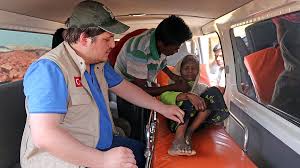 İhh i̇nsani yardım vakfı misyonunu gerçekleştirirken tüm dünyada öncelik sırasına göre savaş ve savaşın etkisinin sürdüğü… Arakanli Gencin Yardim Cagrisi Karsilik Buldu