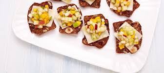 Plaisirs Laitiers Est Une Bonne Source De Recettes Et D Infos Sur Les Produits Laitiers Le Lait Le Fromage Le Yo Fruit Crisp Recipe Fruit Crisp Cheese Fruit