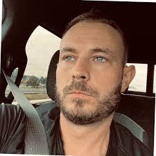 Shane Askins's Instagram, Twitter & Facebook