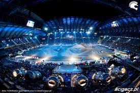 Tradycyjnie dwie wersje do pobrania. Zdjecia Stadion Lech Poznan X Fighters Red Bull X Fighters W Poznaniu Krok Do Tylu
