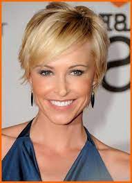 This is a hairstyle for women over 50 who are seeking a more natural, low maintenance color to reflect their lifestyle. Pin By Giovanna Albornoz On Hair Extremely Thin Hair Haircuts For Fine Hair Thin Hair Haircuts