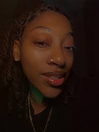 Sabrina Devine's Instagram, Twitter & Facebook