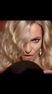 Britney Spears performing in Hawaii, 2000 💕