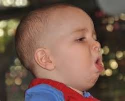 Makan ubat batuk dari klinik pun masih kaki dia pun mula terasa sejuk saja sebab tak cukup oksigen dalam badan. Kahak Mucus Bicarawafiz