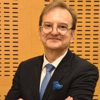 40+ perfiles de «Schweitzer»