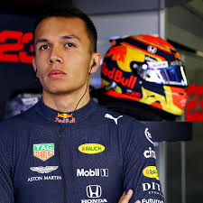 Two races, two helmets 😅 Super late call to move onto an Arai GP7 for  @alex_albon over the weekend, as he drove to P6 in the land of pizza 🇮🇹🍕  Big credit