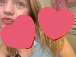 Arianna Finch's Instagram, Twitter & Facebook