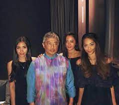 Iman adalah anak dari raja malaysia sultan abdullah sultan ahmad shah dari istri keduanya, aktris julia rais. Giler Kentang Yang Mulia Tengku Puteri Iman Afzan Yang Facebook