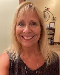 Kim Longbottom's Instagram, Twitter & Facebook