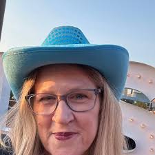 Introverts! What annoys you most? 😮‍💨 1. People interrupting you when  you're talking 2. Being bothered by someone when you're super focused