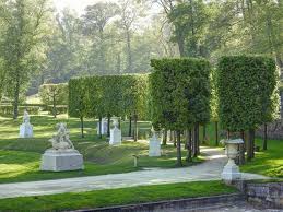 Domaine National De Marly Le Roi Statues Au Pied Du Bassin De La Cascade Marly Le Roi Les Yvelines Le Manoir