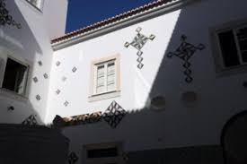 Museus pelo país joe berardo exibe parte da sua coleção de arte moderna e contemporânea no museu coleção berardo, instalado desde 2007 no ccb, lisboa, e detém ainda, entre outros. Joe Berardo Sonhou Com Um Museu De Azulejaria Em Estremoz E Ele Tornou Se Realidade Artes Publico