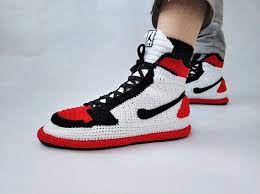 The jordan 1 has had the most lasting impact of any jordan sneak, being retro'd numerous times since its initial release in '85. Knitting Style Air Jordan 1 Retro High Og Bred Toe Etsy Sneaker Slippers Air Jordan Basketball Shoes Sneakers