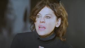 Bárbara Paz abre o jogo sobre procedimentos estéticos após acidente aos 17  anos