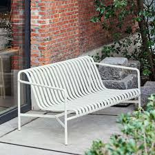 Hay Palissade Lounge Bank In Cream White Kom Langs In Onze Winkel In Utrecht Om Te Kijken Naar De Buitenmeubelen Modern Meubeldesign Buitenbanken Bank Lounge