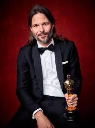 Plenty of movies and television series await on streaming services. Linus Sandgren From 2017 Oscars Winners Portraits Oscar Winners Best Cinematography Oscar Pictures