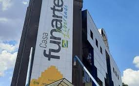 O secretário especial da cultura, mario frias, anda e despacha armado no ambiente de trabalho, deixando a arma visível na cintura. Governo Nomeia Novos Chefes Da Ancine Funarte E Suplente De Mario Frias Verso Diario Do Nordeste