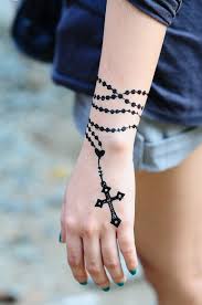 tatuagens de terco 8 tatuagem terco tatuagem terco feminina mao com terco