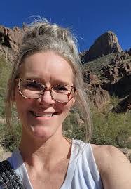 Melissa Arnett's Instagram, Twitter & Facebook