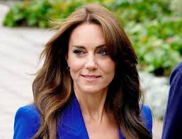 Kate Middleton struggling to recover from hand injury as fingers bandaged a  month after trampoline accident