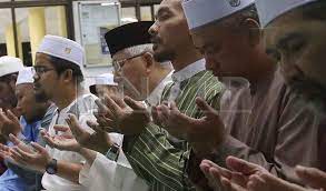 Yaitu tambahan doa yang dibaca pada waktu sholat subuh. Solat Sah Walaupun Terlupa Baca Qunut