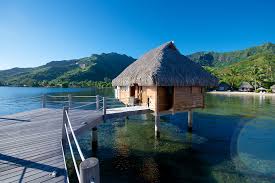 Parfait pour 1 à 2 nuits, avant de s'échapper ailleurs sur l'archipel. Manava Beach Resort Spa Hotel Moorea Bungalow Pilotis Hotel Moorea