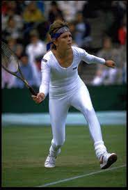 フェデラーが”靴底オレンジ”だけで違反、女子選手のスポーツブラに変更を要求…ウィンブルドンの謎すぎる「ホワイト規則」を知っていますか？（3／3） -  テニス - Number Web - ナンバー