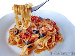 Ceapa verde și ciupercile tăiate mărunt se înăbușă în puțină apă pentru cca. Paste Cu Sos De Rosii Si MÄƒsline ReÈ›ete BÄƒrbatlacratiÈ›Äƒ