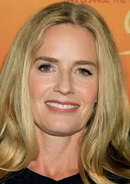 Fan Casting Elisabeth Shue as Nanette Stone in Beverly Hills 90210  (2010-2020)