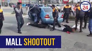 Firefighters in cape town have finally brought a wildfire under control after it swept across the residents of suburbs on the mountain slopes were evacuated early yesterday as the blaze came the temperature in cape town peaked at 35 degrees celsius on sunday and the winds hit the city. Watch 2 Shot 9 Arrested After Cape Town Mall Cellphone Shop Robbery Youtube
