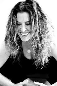 Amanda Winburn's Instagram, Twitter & Facebook