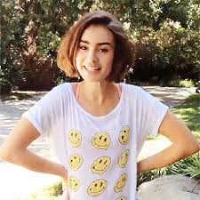 Hair cuts shoulder length with layers i dont think there is anything on this earth i love more than lily collins hair lily collins makeup is to die for my hair dresser cut me a lily collins hair and i noticed it a few days later lily collins the shoulder length bob see more. A Bunch Of Gif Hunts Lily Collins Gif Hunt Short Hair