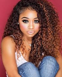 Venus Lynn's Instagram, Twitter & Facebook