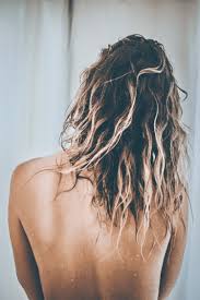 Non è proprio un bello spettacolo, considerato che proprio quella parete è alle spalle di chi si fa la doccia. Sesso Sotto La Doccia Posizioni Hot Per Farlo Senza Inconvenienti