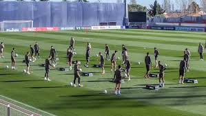 Laliga santander podría esclarecer mañana su futuro.el duelo entre el atlético de madrid y el barcelona supone un duelo directo por el liderato, mientras que real madrid y sevilla se. Convocatoria Con Novedades En El Atletico De Madrid