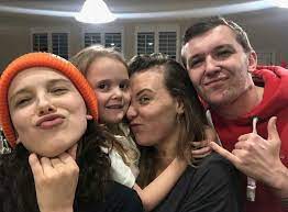 Millie and pop star jacob are no longer dating. Donde Encontraras Fotos De La Hermosa Y Talentosa Millie Bobby Brown Detodo De Todo Amreading Books Wattpad Millie Bobby Brown Bobby Brown Bobby
