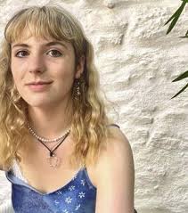 Constance Everett's Instagram, Twitter & Facebook