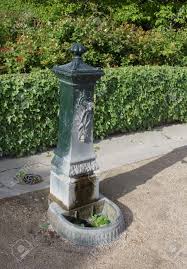 11 einzigartig wassersäule garten wir sind immer ein ort an dem jedweder gedöns die wir sehen pläsierlich für jedes unser auge sind. Paris Wassersaule Im Garten Des Palais Royal Lizenzfreie Fotos Bilder Und Stock Fotografie Image 84127701