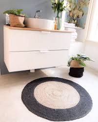 jute badkameraccessoires vloerkleed en manden van rene badkamer mat vloerkleed rond jute vloerkleed